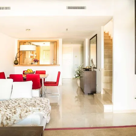 Comodo Triplex La Cala Golf בקתה *